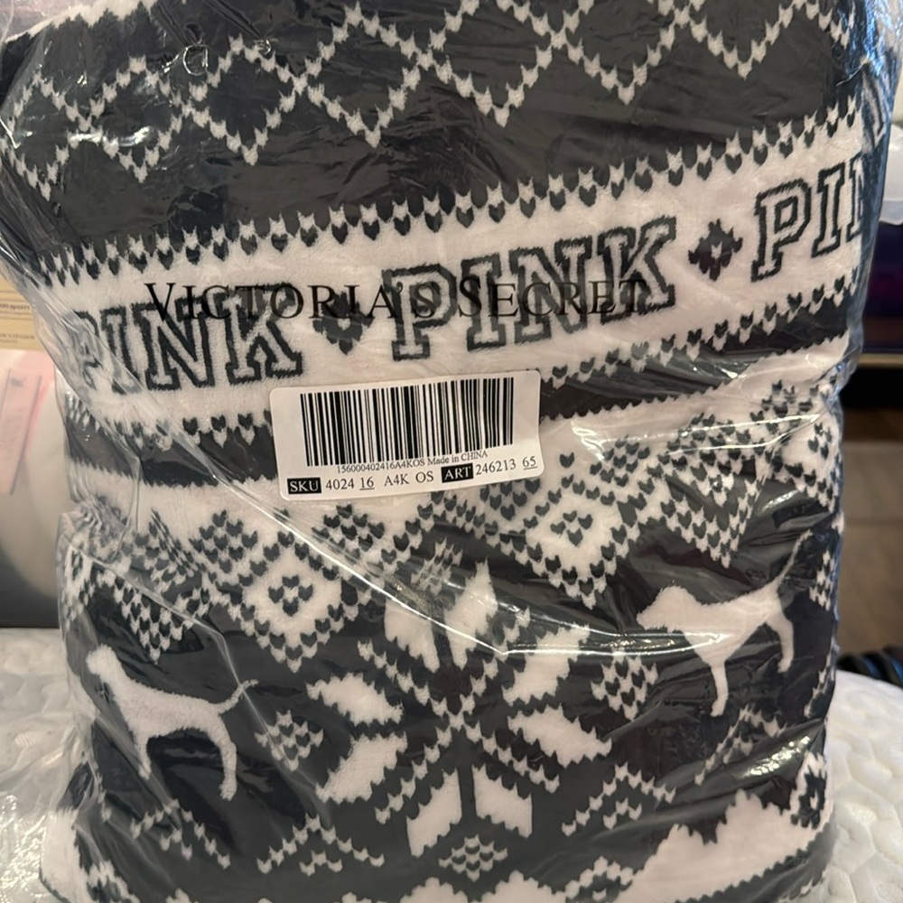 VS PINK Sherpa Blanket